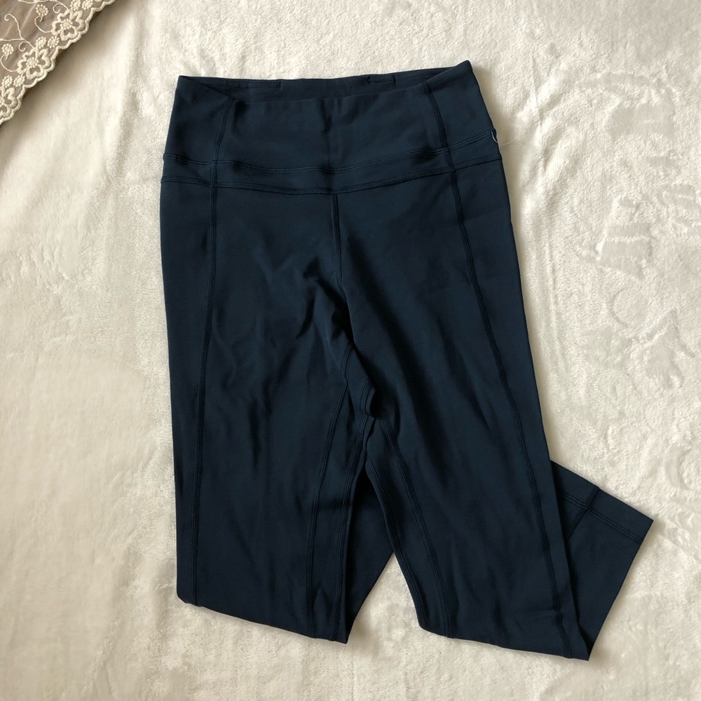 Lululemon Crop Leggings | V Design | NWOT